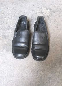 CAT Classic Black Leather Slip-on Loafers