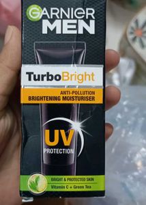 Garnier Men TurboBright Moisturiser