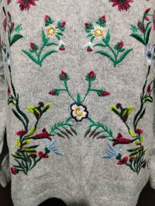 Embroidered Crewneck Sweatshirt