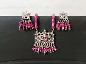 Necklace &amp; Earring Set