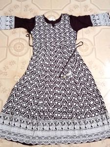 Elegant Geometric Print Kurta Set