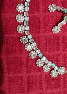 Vintage Floral Necklace &amp; Earring Set