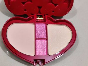 Heart Shaped Make-up Kit +2 freebies