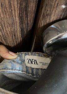 Light Wash Ripped Jeans