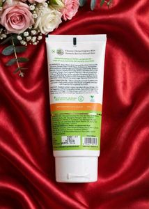 Get glowing skin with this bundle! Mamaearth Vitam