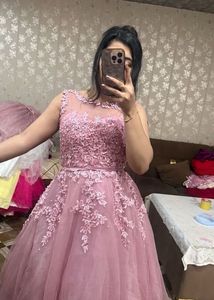 Beautiful Pink Lace Gown🎀🩷