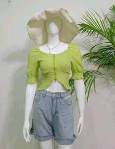 pretty crop top