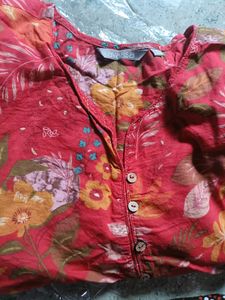 Aavasa Vibrant Floral Print Kurta