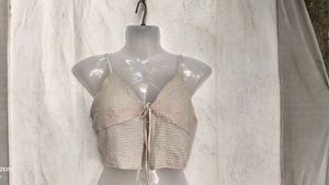 I. Stylish Tie-Front Textured Crop Top