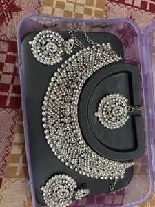 Stunning Rhinestone Jewellery Set