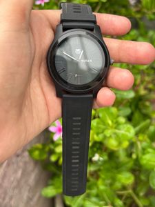 Titan Black Analog watch ⌚️ ✨🫴