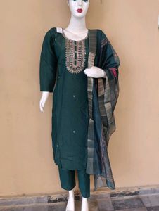 Elegant Emerald Green Kurta Set with Dupatta
