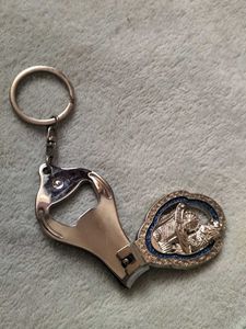 Unique Merlion &amp; Ferris Wheel Keychain