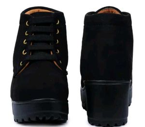 Stylish Black Platform Boots