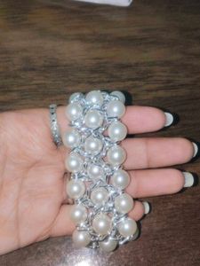 Elegant Faux Pearl Bracelet