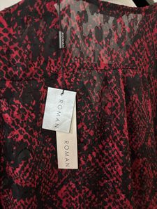 Red &amp; Black Snake Print Zipper Blouse