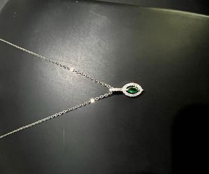Elegant Emerald &amp; Diamond Necklace