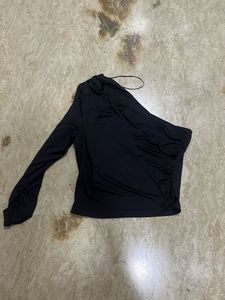 Chic One-Shoulder Black Top