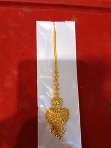 Golden Maang Tikka