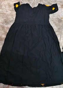 Black Kurta Set with Floral Embroidery