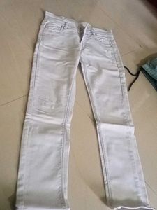 Stylish Light Wash Jeans