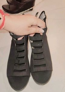 Stylish Black Gladiator Wedge Sandals