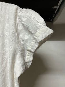 White Embroidered Kurta Zariii Work has No Stain🤍