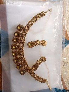 Exquisite Kundan Necklace & Earrings Set
