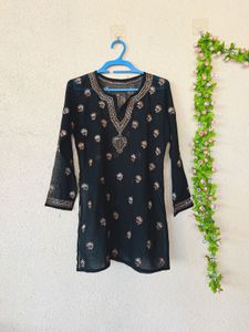 Elegant Black Embroidered Kurta