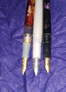 3 Vintage Fountain Pens Collection
