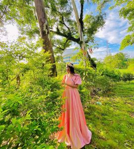 Elegant Pink Gown with Puff Sleeves