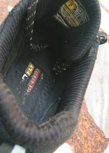 selling shoes
