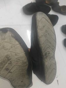 Classic Black Leather Lace-Up Shoes