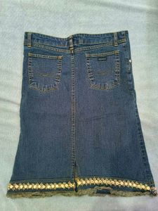 Y2k Vintage Embroidered Skirt 💯