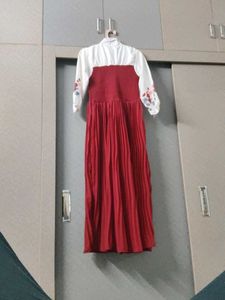 Red &amp; White Embroidered Kurta