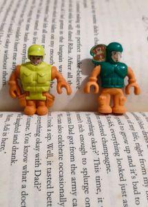 🤖🔧2 Action Figures