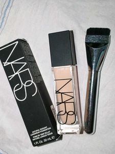 NARS Foundation &amp; Brush Set