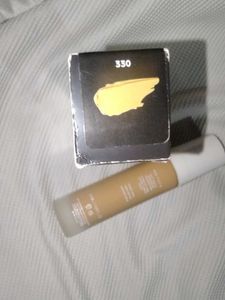 Fenty Beauty Pro dark Filt'r Foundation