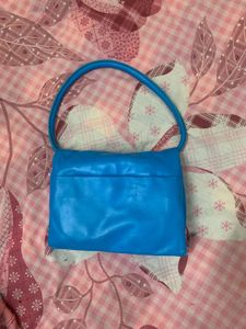 Vibrant Blue Shoulder Handbag⭐️