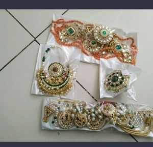 Famous Jewellery Set