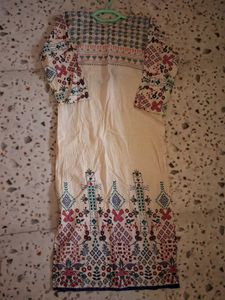 Elegant Embroidered Kurti