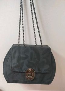 Chic Grey Chain Shoulder Bag