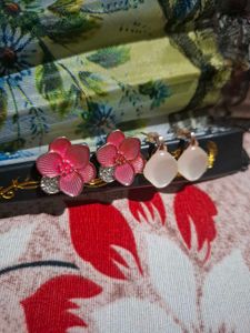 Charming Flower &amp; Pearly Earrings Set