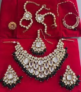 Exquisite Kundan Polki with Meenakari Jewellery Se