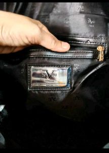 Chic Black Leather Handbag