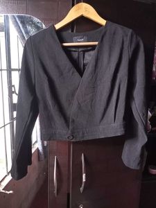 Stylish Black Cropped top