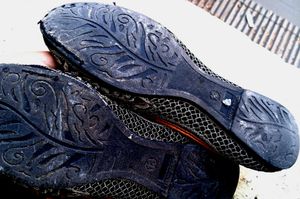 BLACK EMBROIDERY JUTTI/BELLIES🎉