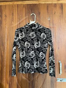 Stylish Black &amp; White Swirl Print Top