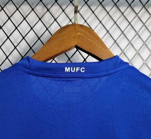 Manchester united retro jersey