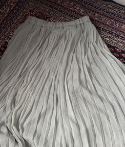 H&amp;M Pleated Midi Skirt